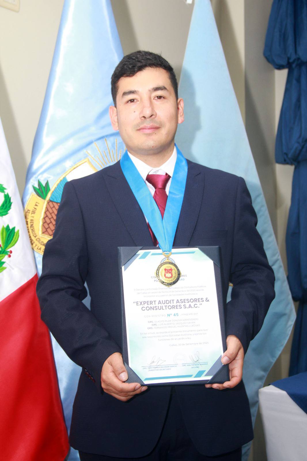 C.P.C Mg Fernando Miguel Huertas LLacuas